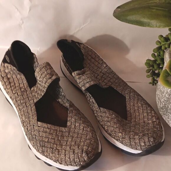 Bernie Mev Gold Woven Slip Ons - Picture 1 of 9